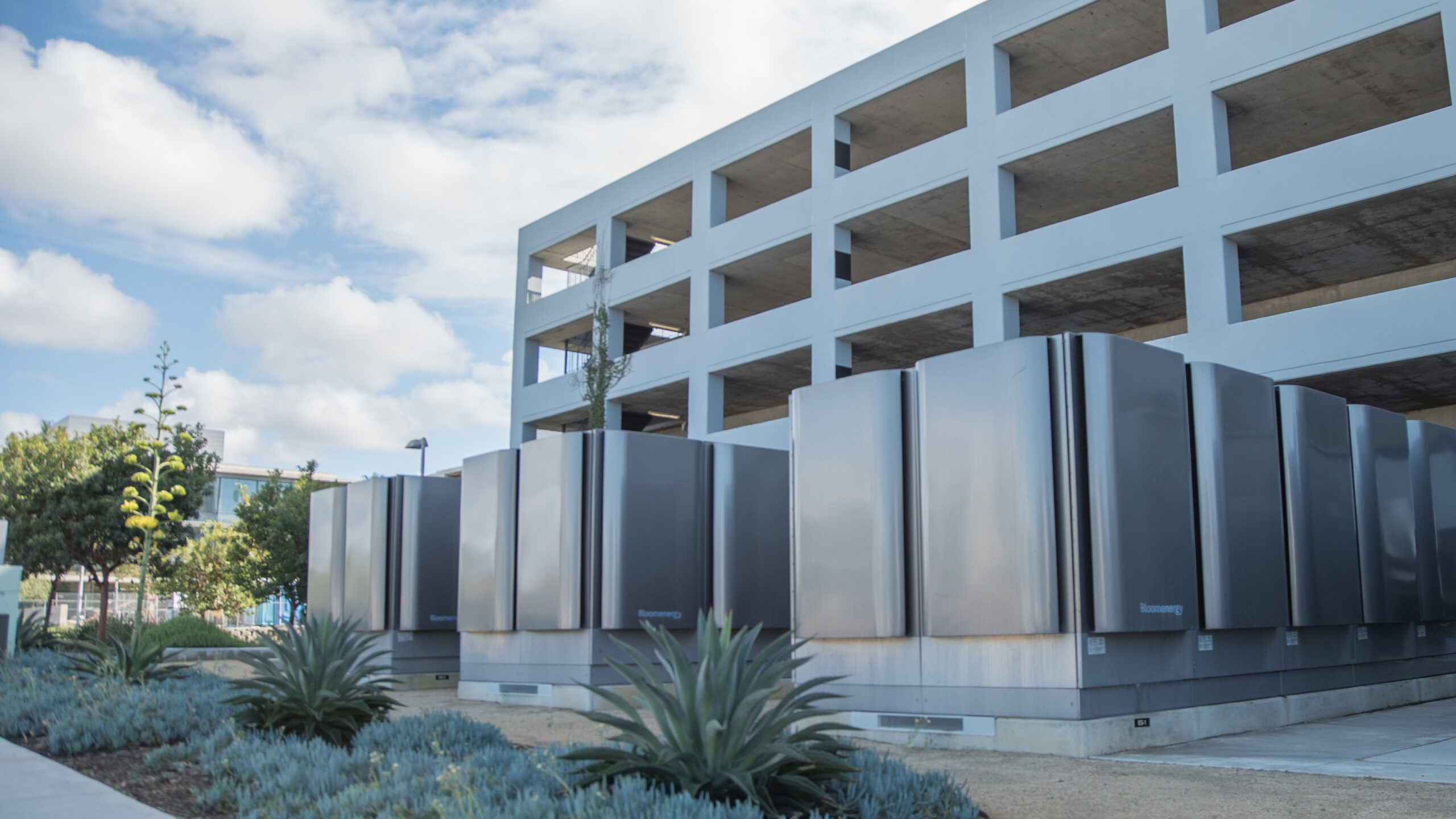 Bloom Energy: The AI Power Play Wall Street Can't Ignore